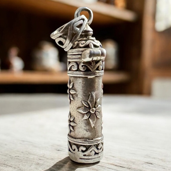 Sterling Silver Prayer/Poison Vial Locket Pendant - Picture 3 of 10